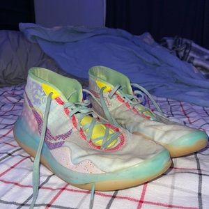 Don’t wear them anymore. A little beat up but not bad at all. Asking 100$.